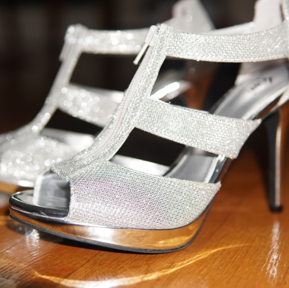 Silver Glitter heel - Picture 2 of 5